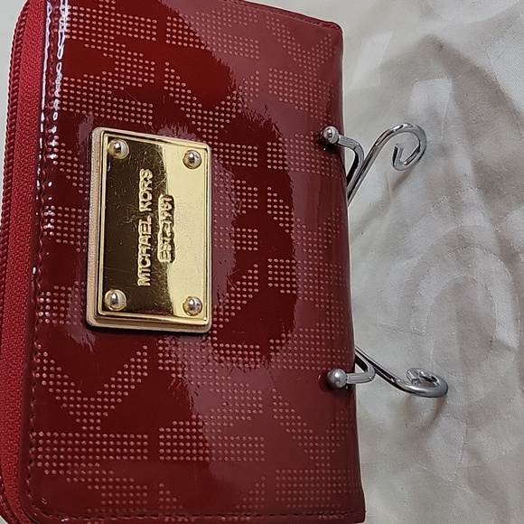 Michael Kors Mini Wallet - Picture 2 of 16